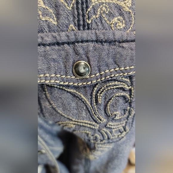 Roar Denim with Blue Distressed Embellished Embroidered Rock n Roll cowgirl - Picture 6 of 9